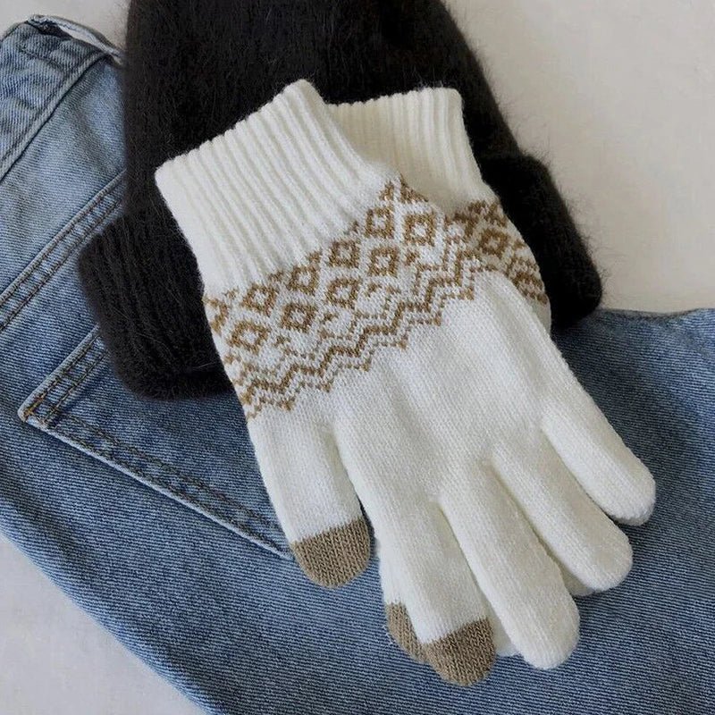 
                  
                    Stylish Knitted Touchscreen Gloves - Gentevra
                  
                