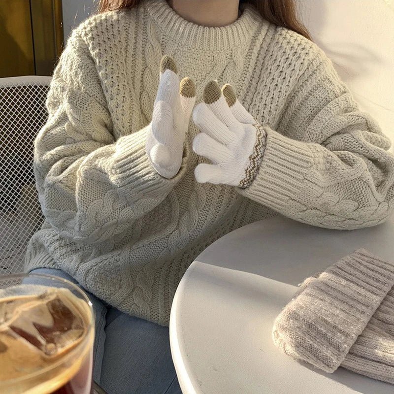 
                  
                    Stylish Knitted Touchscreen Gloves - Gentevra
                  
                